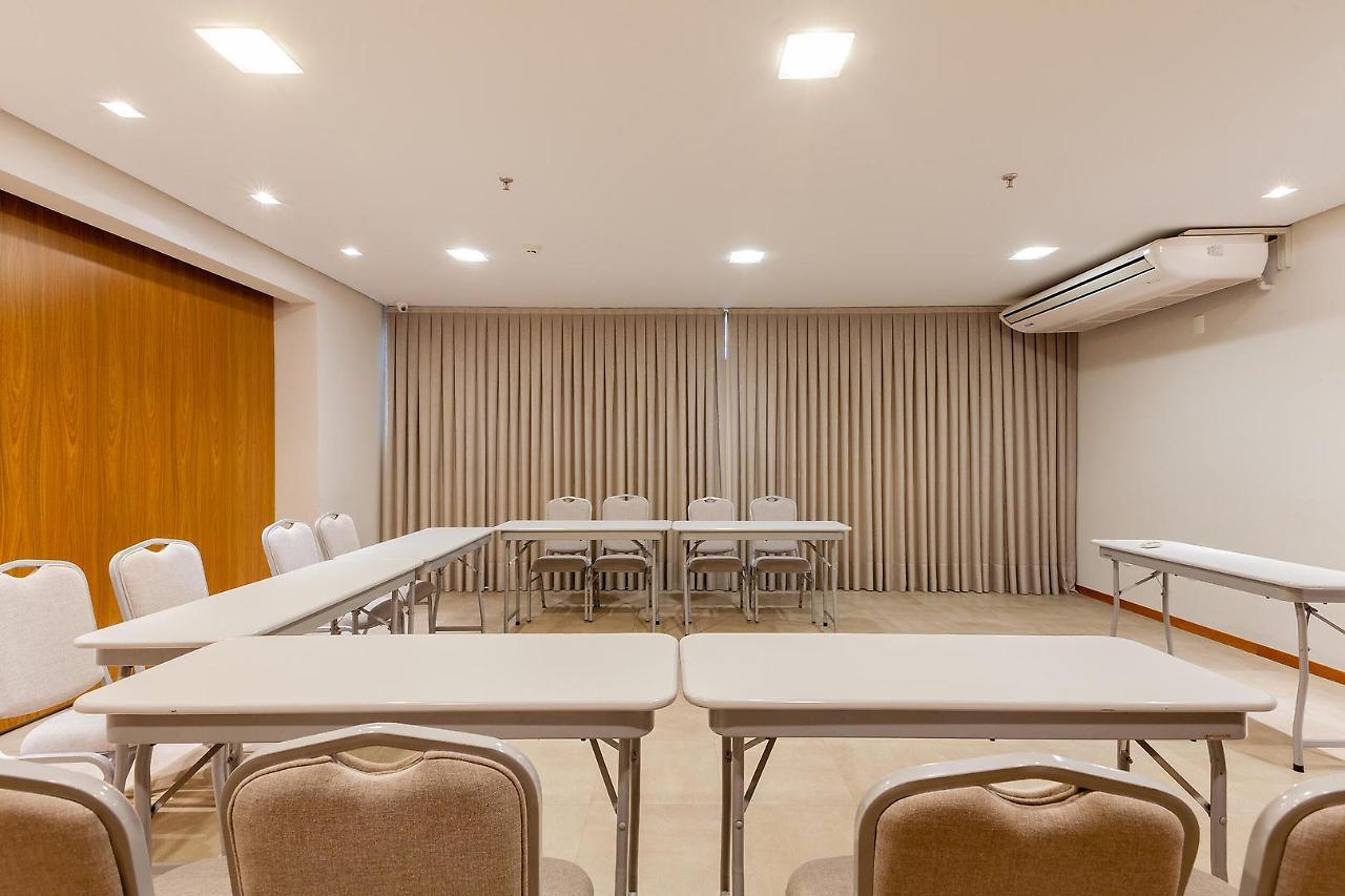 Tri Hotel Executive บรุสเก ภายนอก รูปภาพ